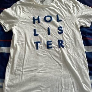 Used Men’s Hollister lightweight shirt. Size M